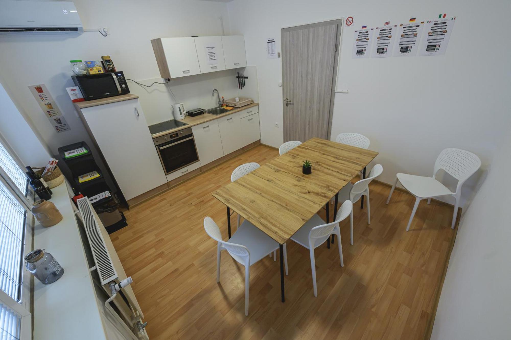 Do Avta Rooms Ljubljana Eksteriør bilde
